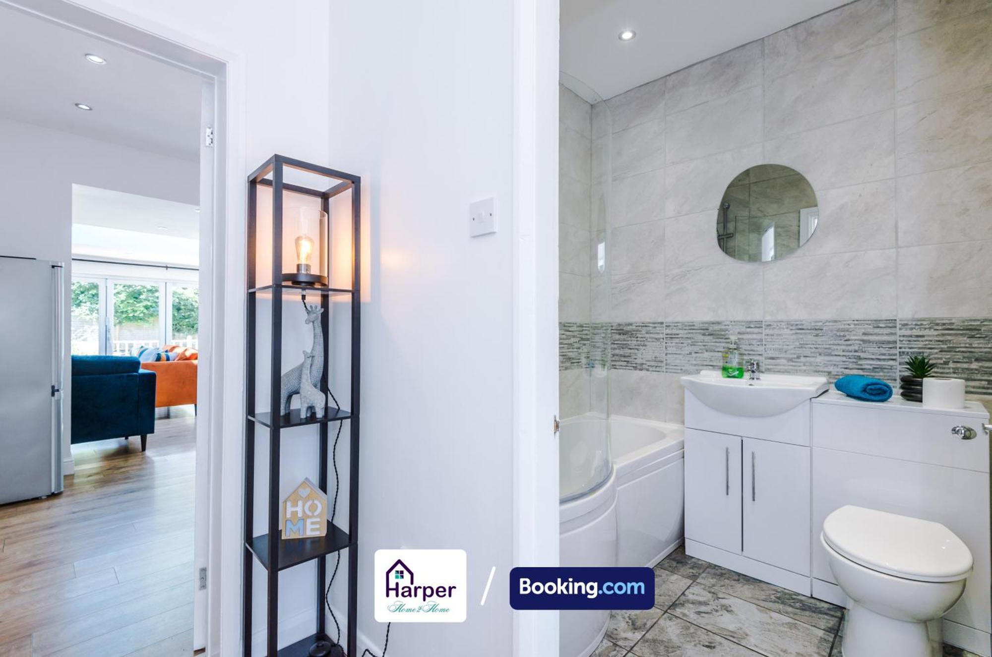 Spacious Detached Bungalow By Harperletting Short Lets & Serviced Accommodation Buckely With Pool Table & Driveway Buckley ภายนอก รูปภาพ
