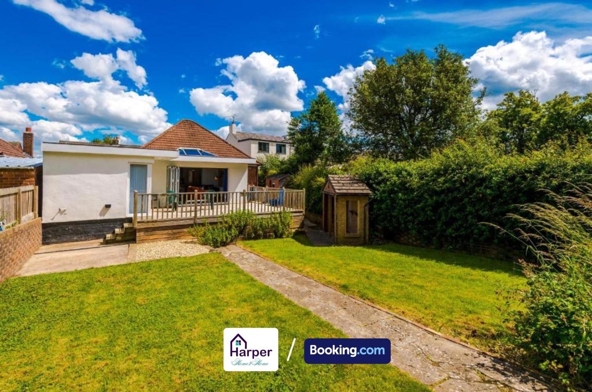 Spacious Detached Bungalow By Harperletting Short Lets & Serviced Accommodation Buckely With Pool Table & Driveway Buckley ภายนอก รูปภาพ